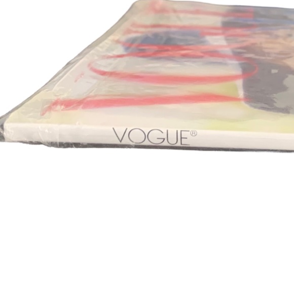 Vogue Magazine Sienna Miller - Picture 4 of 5